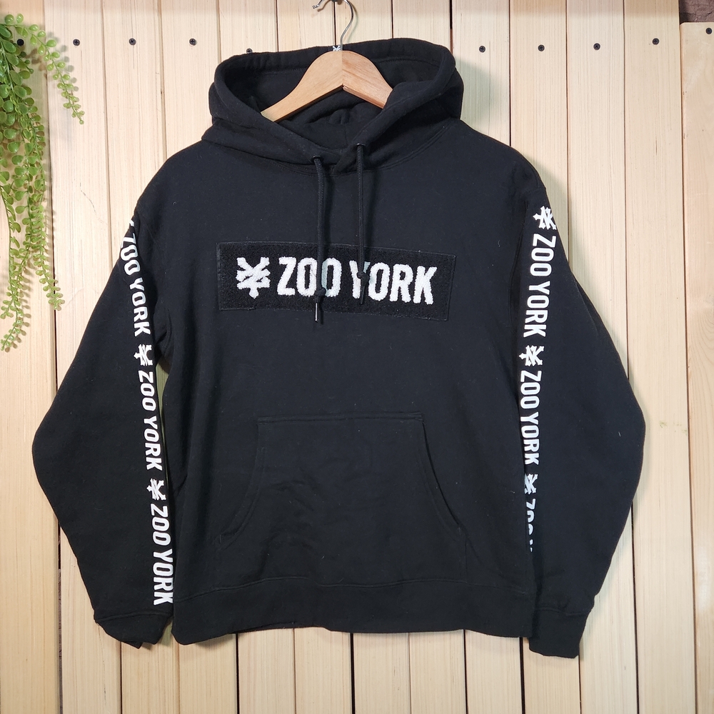Zoo York Hoodie Black with Logo Accents Size S, Skate Board Style